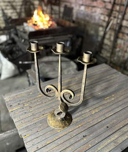 เชิงเทียนเหล็กดัดสไตล์วินเทจเชิงเทียนโลหะแบบตั้งหรูหราพร้อมเทียนสามเล่มสำหรับตกแต่งคริสต์มาส - Product Image 3