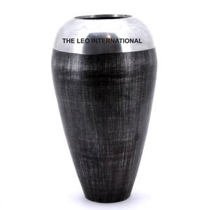 Jarrón de Flores de Hierro de Estilo Costero, Redondo, de Aluminio, con Acabado Plateado y Negro, Estilo Clásico Moderno, Hecho a Mano, Decorativo para el Hogar - Product Image 1