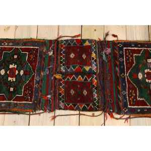 Alfombra pequeña vintage de 1.5x4.5 pies, alfombra turca de lana con lunares rojos - Product Image 2