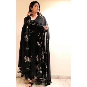 Étnico Anarkali 3 piezas traje de alta calidad para niñas en la India a bajo precio al por mayor Kurti conjuntos tradicional India desgaste mejor calidad - Product Image 4