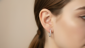 Boucles d'oreilles créoles classiques en or 14 carats et diamants naturels pour femmes - Product Image 5