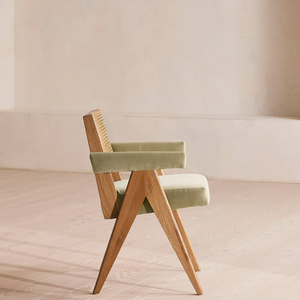 Chaise de salle à manger moderne Herrier pour usage d'atelier d'appartement à la maison avec cadre en bois massif tissu vert à dos tissé en rotin naturel - Product Image 4