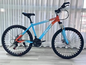 Vélo <span class=keywords><strong>de</strong></span> montagne <span class=keywords><strong>VTT</strong></span>, <span class=keywords><strong>selle</strong></span> <span class=keywords><strong>confortable</strong></span>, fourche à suspension tout-terrain, frein à disque, pédale ordinaire, acier au carbone, absorption des chocs, 6 vitesses - Product Image 1