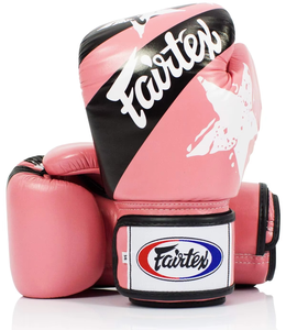 Guantes de Entrenamiento de Muay Thai, Kick Boxing y MMA Fairtex con Logotipo Personalizado, Diseño Único en Cuero, Tamaños de 8oz y 12oz para Deportes al Aire Libre - Product Image 1