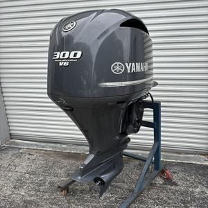 Disponible en stock 300Hp 4-Stroke Inboard Marine Engine - Product Image 1