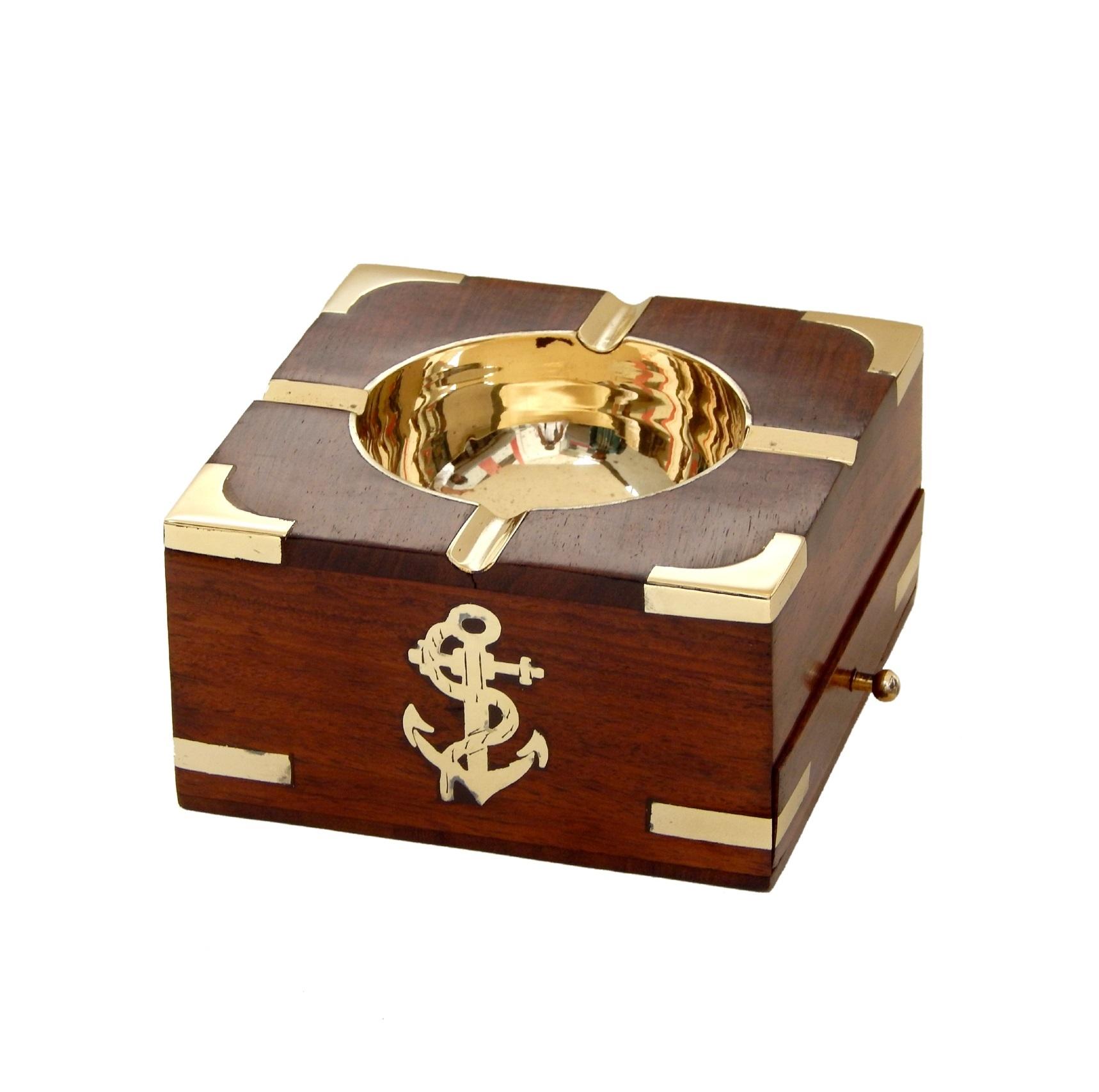 สีน้ำตาล