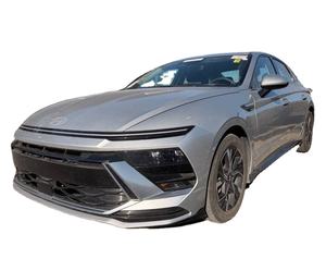 Argent Brillant 2024 SEL FWD Occasion Conduite à Gauche Toit Ouvrant Démarrage à Distance Sièges en Cuir Automatique Jantes Alliage R17 Foncé - Product Image 1