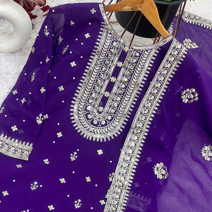 ชุดแต่งกายสำหรับงานปาร์ตี้จากนักออกแบบใหม่ชุดเสื้อตัวบนสำหรับ sharara และ dupatta ชุดปักลวดลายจำนวนมากทำจากเส้นใยวิสคอส - Product Image 1