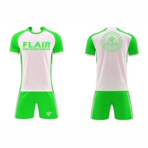 Ensembles d'uniformes de maillots de football confortables et respirants de meilleure qualité au design personnalisé Service OEM pour les jeunes joueurs de sexe masculin Coupe automatisée - Product Image 3