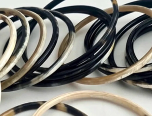 Bracelet de luxe en corne de buffle Nouveau style Bijoux de mode faits à la main de grande taille par l'artisanat du croissant - Product Image 5