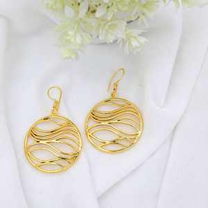 Exclusivos nuevos pendientes de gota de latón de Color dorado de 18 quilates a la moda diario Simple hueco patrón de textura ondulada estilo colgante Popular - Product Image 2