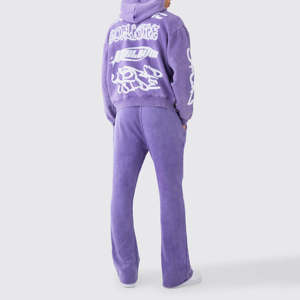 Ensemble streetwear deux pièces graphique violet pour hommes pantalons de survêtement à capuche imprimés audacieux pantalons de survêtement confortables et élégants vêtements de détente décontractés - Product Image 2