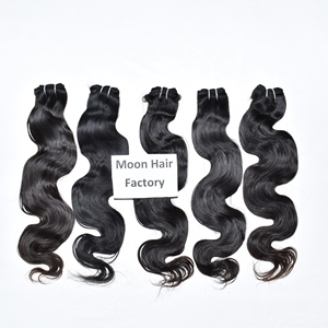 Cheveux humains indiens naturels de qualité supérieure, 18 pouces, lisses et soyeux, ondulés, longs et durables, disponibles en vente par l'exportateur - Product Image 2