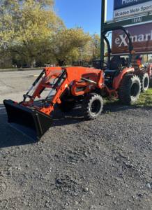 Tracteur utilitaire compact d'occasion Bad Boy 3026 70HP 4x4 avec moteur et pompe haute performance, construction robuste, utilisation polyvalente - Product Image 6