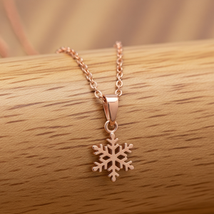 Collar de Plata de Ley 925 con Colgante de Copo de Nieve Chapado en Oro Rosa, de Lujo, para Uso Diario, de la Marca Rudra Gems - Product Image 1