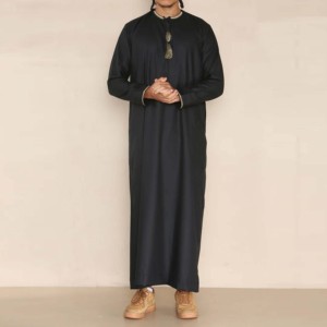 Abaya de algodón básico para hombre, ropa islámica de invierno de talla grande transpirable sólida con apertura de botón - Product Image 3