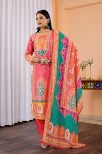 La belle option Maslin Kurti imprimée avec de longues coupes et une broderie minimale offre confort et satisfaction à un prix raisonnable - Product Image 2