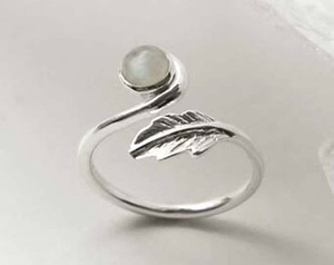 Bague de mariage vintage faite à la main en argent sterling 925 avec serti ovale en aquamarine de haute qualité, bande fine, certifiée IGI - Product Image 1