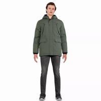 Parka authentique de style russe pour hommes avec doublure en fausse fourrure et capuche conçue pour les conditions hivernales extrêmes
