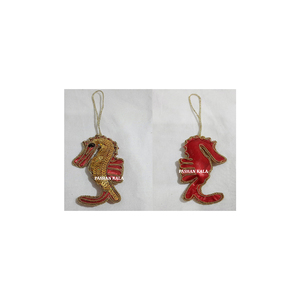 Adorno colgante para árbol de Navidad para decoración del hogar y fiestas al aire libre con un atractivo diseño de adornos con forma de caballito de mar - Product Image 1