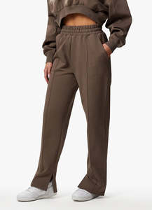 Ensemble de survêtement pour femmes en gros, couleur unie, crop top et pantalon de jogging, couleur vison foncé, coupe régulière, épaules tombantes, fabriqué au Pakistan - Product Image 4