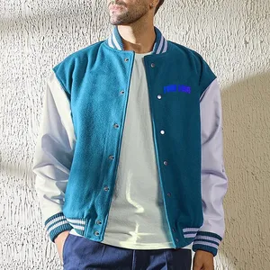 Chaqueta Varsity Gris para Hombre, Color Sólido, Cierre de Botones, Cuello Camisero, Corte Regular, Estilo Deportivo, Material de Felpa, Ropa Casual - Product Image 2