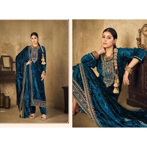 Ensemble Salwar Kameez Moderne en Velours Neeta Creation, Broderie Élégante Faite à la Main, Infroissable, Longueur Mi-longue, Idéal pour les Fêtes - Product Image 2