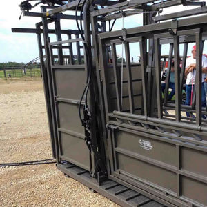 Système de soin hydraulique pour bétail Titan West Heavy Duty, neuf, durable, comprenant acier, plastique, papier, nylon, bois, fer - Product Image 3