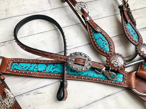 Juego de arreos de cuero filigrana color verde azulado con conchos plateados, cabezada, pechera y brida para caballo estilo western, equipo ecuestre personalizado. - Product Image 3