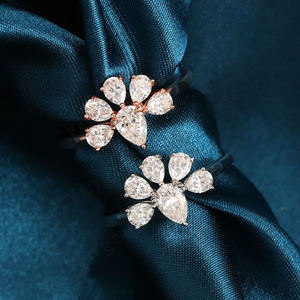 Anillo de Compromiso de Lujo Ajustable con Corte de Pera de 1.00 CT, Diseño de Flor, Moderno, Plata de Ley 925, Moissanita, Engaste de Garras, para Boda - Product Image 3