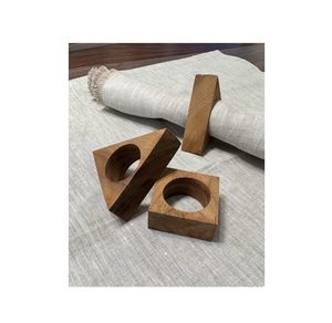 Anneaux de serviette en bois naturel faits à la main, écologiques, design moderne, pour les décorations de table de mariage et la décoration de la salle à manger - Product Image 2