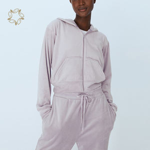 Conjunto de Pantalones Deportivos de Terciopelo Ecológico, Sudadera con Capucha y Pantalones Deportivos de Terciopelo de Bambú Orgánico, Ropa de Salón de Terciopelo Sostenible - Product Image 2