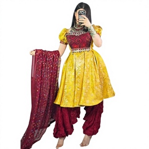 Robe de mariée style afghan 2026, confectionnée à la main, avec appliques de dentelle modernes, volants, col en V, coupe trapèze, couleur jaune, style Kuchi - Product Image 1