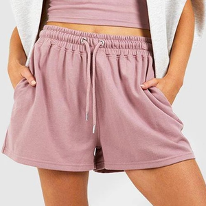 Ensemble deux pièces personnalisé blanc pour femme : T-shirt et short d'été avec logo, respirant, style streetwear décontracté pour adultes - Product Image 5