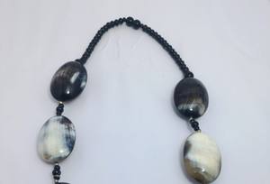 Collar de Cuerno de Lujo Ecológico Hecho a Mano, Joyería de Fiesta para Mujer Moderna, Bohemio y Chic Premium - Product Image 2