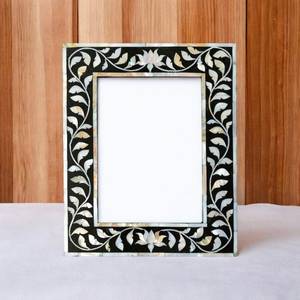 Marco de resina con incrustaciones de hueso, exquisito diseño de nácar para una elegancia atemporal - Product Image 3