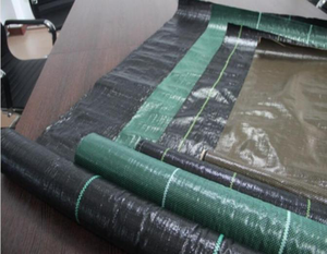 Tapis de contrôle des mauvaises herbes en PP 100 g/<span class=keywords><strong>m</strong></span>² Tissu de couverture de sol vert anti-mauvaises herbes pour le jardin, l'agriculture et l'aménagement paysager - Product Image 3