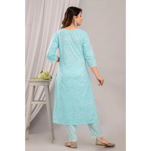 ชุดกระโปรงทรงเอไลน์พิมพ์ลายดอกไม้สีฟ้าอ่อนของผู้หญิงพร้อมกางเกงและ dupatta ที่มีดีไซน์แอก - Product Image 1