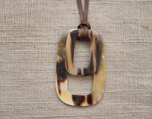 Collar con Colgante de Cuerno de Búfalo, Joyería Tribal Natural y Sostenible para Mujer, Alta Calidad - Product Image 2