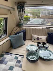 Achetez une nouvelle caravane de camping BareFoot Teardrop légère en alliage d'aluminium, pour 4 personnes, caravane de voyage moderne, charge utile maximale de 1001-2000 kg - Product Image 3