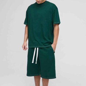 Conjunto de dos piezas de verano personalizado para hombre con camiseta de manga corta de algodón liso y pantalones cortos de tela transpirable perfecto para el uso diario - Product Image 2