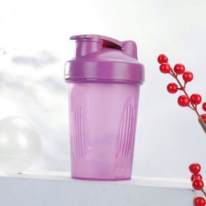 Bouteille de shaker à protéines en plastique colorée 7 couleurs sans BPA, tasse mélangeuse de fitness pour la salle de sport avec couvercle à charnière - Product Image 6