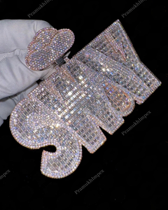 Collar con colgante de diamante de moissanita VVS Baguette chapado en oro rosa de 18 quilates para hombre, ajuste de garra helada de plata esterlina - Product Image 2