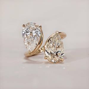 Bague Toi Moi en diamant de laboratoire taille poire de 1,01 carat, en or jaune 14 carats, bande incurvée, bijoux fins, cadeau pour les mariées, propositions de mariage - Product Image 1