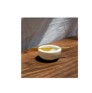 Vente en gros récipient pour ustensiles de cuisine Beurrier en marbre en grès avec couvercle en acier de forme ronde et au meilleur prix - Product Image 2