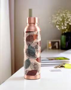 Bouteille d'eau en laiton martelé à la main avec design industriel Art déco étanche robuste et ayurvédique bien-être et avantages pour la santé - Product Image 6