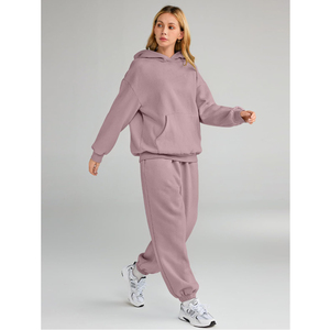 Sweat surdimensionné 400 GSM de haute qualité pour femmes Sweat à capuche et pantalon de survêtement avec logo personnalisé avec matériau respirant fabriqué au Pakistan - Product Image 1