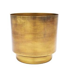 New Arrival Customized Luxury <b>Metal</b> <b>Planter</b> and Pot <b>for</b> Garden <b>Outdoor</b> and Indoor Use at Discounted Price Spring Use <b>for</b> Decor - Product Image 1