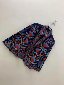 Veste courte en velours Suzani à broderie florale Veste courte en velours avec broderie florale Bomber Suzani Veste pour femme - Product Image 2