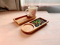 Assiette à dessert rectangulaire en bois massif avec finition polie, design classique écologique pour la maison et la restauration